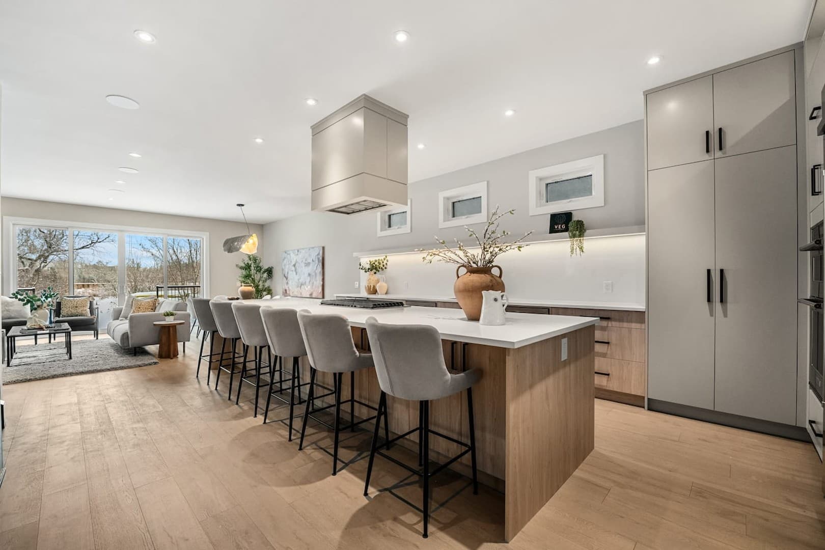 Riverfront|7 min to Stampede|3 King Bd|ChefKitchen